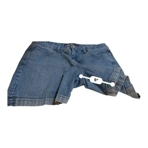 Gloria Vanderbilt Aiden Missy 6 Light Wash Denim Shorts - Picture 7 of 9